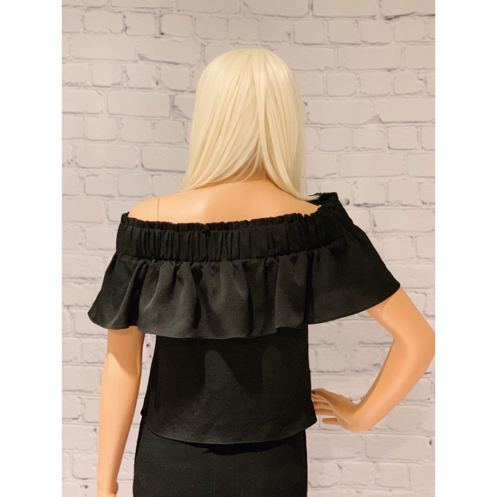 Express: Off The Shoulder Smocked Ruffle Top - Picture 2 of 5